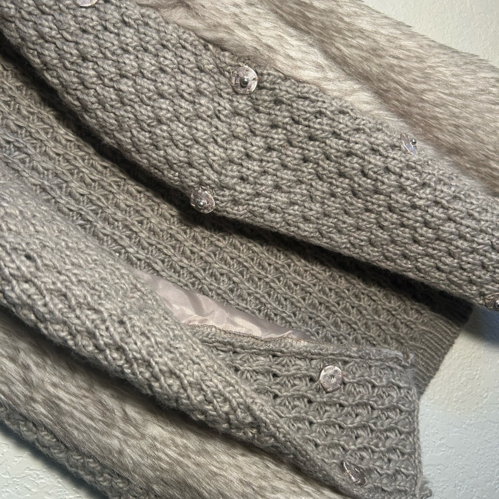 Nine West Vintage American Jeans Gray Button Up Knit and Faux Fur Vest - Picture 5 of 6